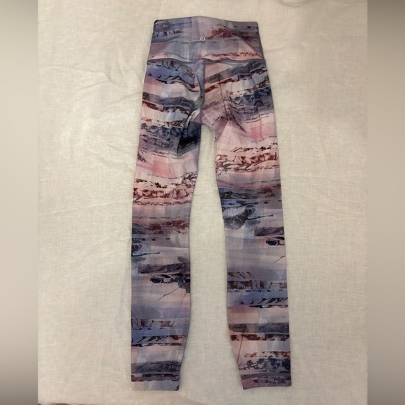 Lululemon Wunder Under Purple Pattern Leggings Size 2 - Picture 6 of 8
